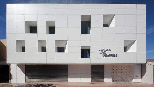 Revestimiento Trespa® en Edificio Caja de Los Andes, Copiapó